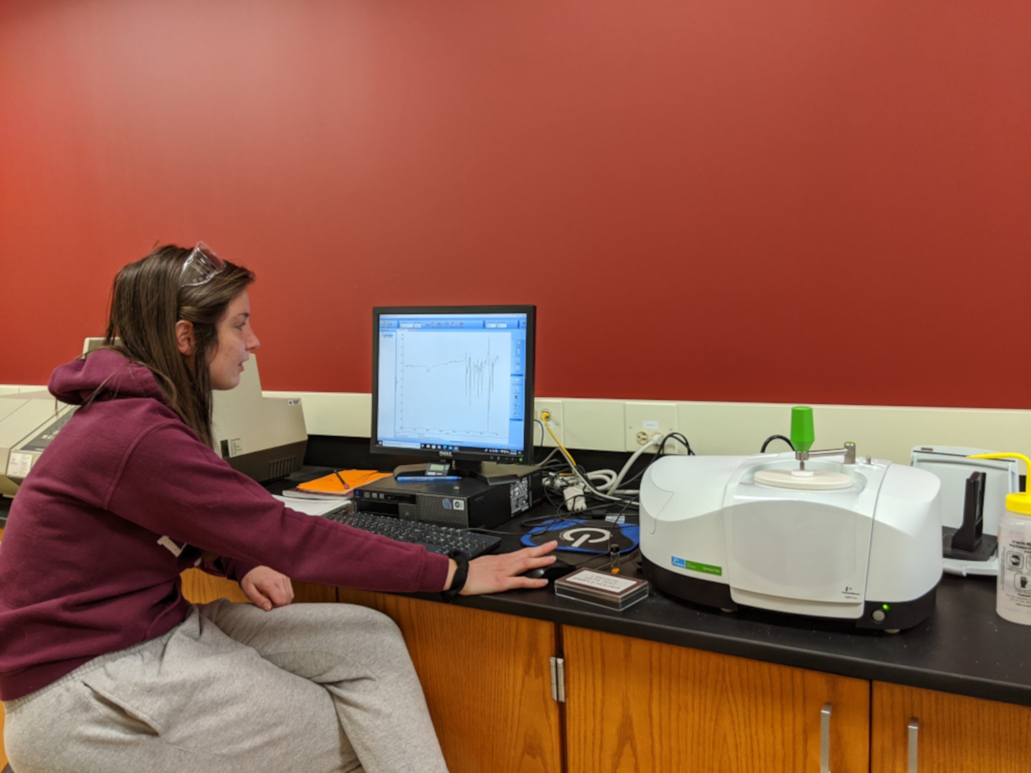 PerkinElmer Spectrum Two Fourier Transform Infrared Spectrometer with an Attenuated Total Reflectance probe (FTIR-ATR)